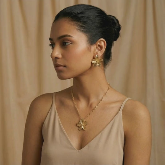 Set of Flower Necklace and Earring (Pack of 1)